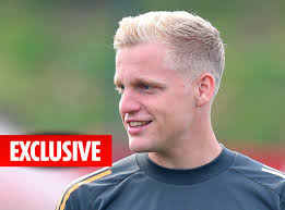 Donny van de Beek celebrates Man Utd transfer by forking out
