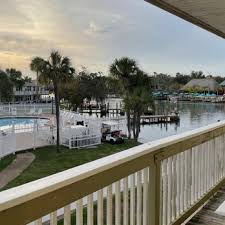 Homosassa river retreat riverside cabins are in direct view of the homosassa river flowing out to the gulf of mexico and within a mile from the cool springs of the homosassa river. Florida Cracker Riverside Resort 28 Photos Resorts 5297 S Cherokee Way Homosassa Fl Phone Number
