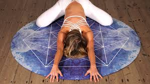 Through yoga, i have learned that i can have a curved spine and still be balanced and graceful. Yoga For Scoliosis 5 Best Poses For Spine Curvature Doyou