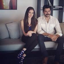 #fahriye evcen özçivit #fahriye evcen #dailywomen #dailywomenedit #flawlessbeautyqueens #thequeensofbeauty #fyeahfahriyeevcen #turkishedit. Burak Ozcivit Ve Fahriye Evcen Den Yilin Ask Bombasi
