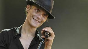 Là aussi, seul le dessin lui permit de passer la crise, d'exprimer son sentiment et d'exorciser ce. Mano Solo Le Chanteur Est Decede A 46 Ans Premiere Fr