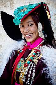 A Beautiful Ladakhi Women In Traditional Costume Jewelry Ladakh India Clothes Pakistani Culture Costumes