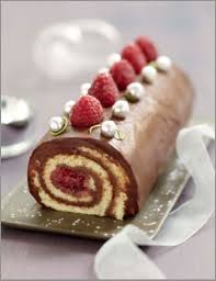 Recette Buche Roulee Chocolat Framboise Coco Et Citron Vert En Video Recette Chocolat Framboise Buche Chocolat Framboise Biscuit Coco