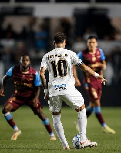 Santos vence de virada o Macar&aacute; pelas oitavas da Copa Sul-Americana Essa e outras not&iacute;cias voc&ecirc; confere em O Curioso do Futebol. Link na bio! 📷 Raul Baretta / Santos FC #santosfc #