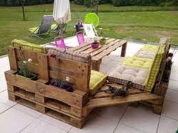 meubles en palettes le bois recyclable pour votre confort salon de jardin palettes palette deco mobilier de salon