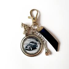 Télécharger cv blanc designer graphic templates par aqrstudio. Porte Clef Voiture Ancienne 2 Cv Vintage Deux Chevaux Noir Et Blanc Idee Cadeau Fetes Des Peres Maitre Un Grand Marche