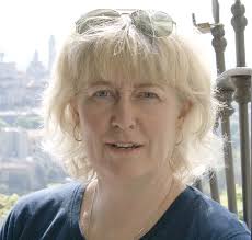 Eva lockas av udda motiv