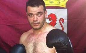 Las polémicas declaraciones del boxeador mexicano, darío larralde, han generado una ola de críticas entre los usuarios redes sociales, quienes exigen que el boxeador homofóbico no. El Crimen De Roberto Larralde Bajo La Lupa De La Sexta Leonoticias