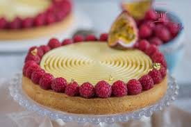 Tarte Tourbillon Aux Amandes Framboises Chocolat Au Lait Et Passion Recette Alimentation Idee Patisserie Gateau Tourbillon