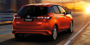 Leaning forward, ready to pick a fight. Conoce Todo Sobre El Toyota Yaris Hatchback Guatemala Toyota