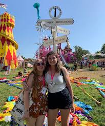 Welcome to glastonbury, possibly the quirkiest town in england. Festival Review The Hottest Glastonbury On Record Culturefly