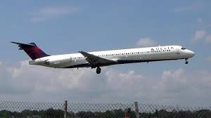 delta airlines mcdonnell douglas md 88 hard landing at laguardia airport