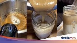 Cara membuat dalgona coffee ini adalah dengan mencampur semua bahan tersebut kemudian dikocok sehingga menjadi krim dan kemudian ditambahkan ke susu dingin atau panas. Resep Dalgona Coffee Es Kopi Susu Creamy Yang Hits Di Tiktok