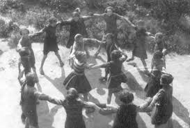 Lodz jews forced into ghetto. The Legend Of The Lodz Ghetto Children Www Yadvashem Org