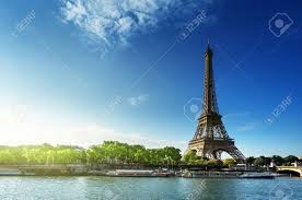 Francia, parís hora actual, horario de verano y diferencia horaria con gmt. Sena En Paris Con La Torre Eiffel En La Hora Del Amanecer Fotos Retratos Imagenes Y Fotografia De Archivo Libres De Derecho Image 44288531
