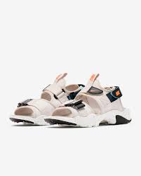 Livraison 24h* retour gratuit pendant 100 jours ; Nike Canyon Damensandale Nike Lu