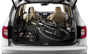 Sep 18, 2012 · you will need a flathead screwdriver or something that it is thisthe door is outlined with a thin rubber that holds the glass into placewith the flathead scr. 2021 Honda Pilot Dimensions Cargo Space Seating Interior Specs