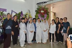 In the past, a vietnamese funeral could last up to a month or more. Vietnamese Funeral Customs I Tour Vietnam Blogs