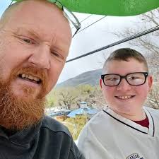 I may be ugly, but: 1. I text back in less than 5 sec 2. I'm funny 3. I eat  🥖 4. I don't need your money Threads