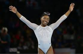 Simone und ihre zwei jahre jüngere schwester adria wurden von den großeltern ron und nellie biles adoptiert und wuchsen in spring, texas auf. Die Vorgangerinnen Von Simone Biles Das Sind Die Besten Turnerinnen Aller Zeiten Sportmeldungen Stuttgarter Zeitung
