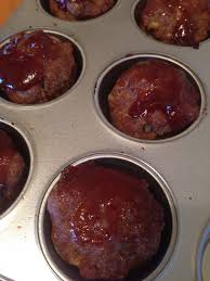 Spread 2 tbsp barbecue sauce over the meatloaf and bake for 30 mins. Mama S Meatloaf Muffins Mix Together Ground Turkey Lipton Onion Soup Mix 2 Egg Whites Mo Sweet Baby Rays Bbq Sauce French Fried Onions Lipton Onion Soup Mix
