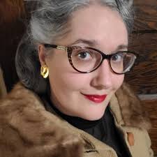 Are there lockers at Skopelos Port to store luggage?