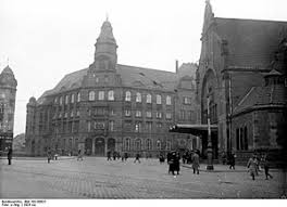 Gelsenkirchen was a small village in 1850, but grew rapidly after the opening of the first coal mines in the 1850s. Gelsenkirchen Hauptbahnhof Wikipedia