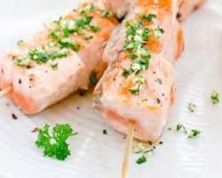 Detox En Brochettes De Saumon Au Gingembre Et Citron Vert Recettes De Cuisine Brochettes De Saumon Saumon Au Gingembre