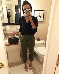 Casual Comfy Outfit Idea That Still Looks Chic And Put Together Comfy Casual Outfits Best Business Casual Outfits Casual Work Outfits