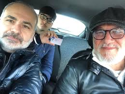 La stima reciproca lega le persone tra loro in ogni ambito della vita: sul  lavoro, nelle relazioni sentimentali e in quelle amicali. Tra noi esiste  un'amicizia e una stima profonda che dura