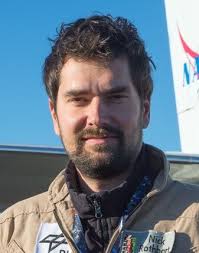 SiGe BiCMOS Heterodyne Receiver Frontend for Remote Sensing with Small  Satellites