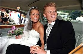 Liverpool legend john arne riise being interviewed by malaysian tv host amanda chaang. John Arne Riise Skiller Seg Vg