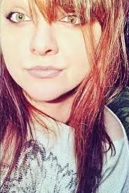 Lara Burns's Instagram, Twitter & Facebook