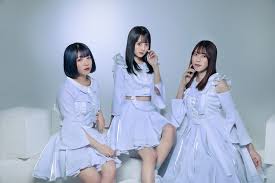 アイドル 3 人組