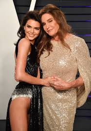 The olympic gold medalist—formerly known as bruce (with the release of her vanity fair cover on june 1, caitlyn has chosen to publicly identify as a woman and e! Kendall Jenner And Dad Caitlyn Jenner Embrace At Vanity Fair Oscars Party Kendall Jenner Revealing Dresses Caitlyn Jenner