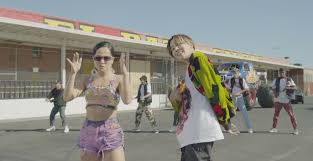 Chicken noodle soup dance tutorial. Tanz Den Chicken Noodle Soup J Hope Und Becky G Veroffentlichen Gemeinsame Single Headliner