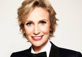 Emmys Host Jane Lynch Teases Glee Cast Cameo, Reveals Three Things She Will  Not Do