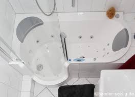 Mit den badewannen dieser kategorie kaufen sie bei uns langlebige und schmuckvolle modelle zum fairen preis. Die Whirlpool Badewannen Mit Tur Fur Jung Und Alt