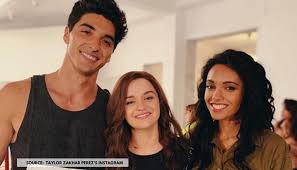 The kissing booth 2 lee flynn is elle 's best friend since childhood, her partner in dance dance mania, and younger brother to elle's boyfriend, noah. Who Plays Marco In Kissing Booth 2 Here Are Details About The Actor