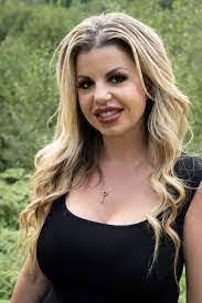 Hillary Lehman's Instagram, Twitter & Facebook