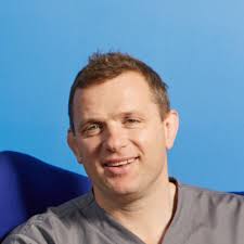 A massive Congratulations to Dr Conor and his lovely wife Claire who both  successfully completed the Paris Marathon over the weekend