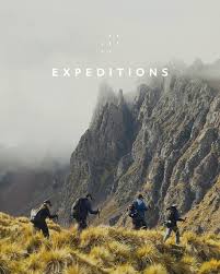 Los Glaciares National Park stands out for its impressive natural beauty,  characterized by multiple glacial lakes and majestic mountains that  surround the trails, leaving travelers in awe. During your journey to Laguna