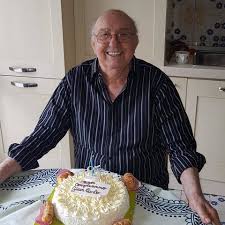 Augurare un buon compleanno ad un'amica non è mai stato più semplice con le immagini e le frasi di auguri che proponiamo. Gian Carlo Tanti Auguri Di Buon Compleanno Legnanonews