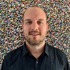 Field schools in art centres and “learning