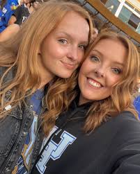 happy 19th bday to the bestest sister in the world, love you pres!💗💗💗