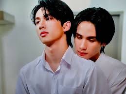 程法攻略 又再一次把該片拿出來重刷，竟然發現之前沒看到的細節，就是劇中綁啾啾頭髮那位小金的同學克姆，好像同時暗戀同學小金跟牙醫系的博恩，不知道大家是不是跟我一樣的感覺