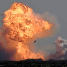 Spacex's mantra is to learn by flying, to iterate and then to fly again. Up In Flames Spacex Starship Test Flight Ends In Fiery Crash Again Spacex The Guardian
