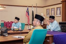 Pejabat mufti negeri sabah tingkat 2, blok b, wisma muis, beg berkunci 2070, 88999 kota kinabalu, sabah mohammad hisham bin yayah, ketua bahagian rujukan fatwa mohd. Pejabat Mufti Negeri Sabah Pertandingan E Mahabbah Mtq Peringkat Negeri Sabah Sunnah Baharu Jarakkan Saf Dan Tutup Masjid Sop Who Datuk Bungsu Aziz Mufti Negeri Sabah