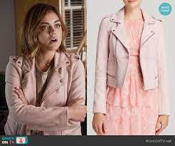 Aria S Pink Leather Jacket On Pretty Little Liars Pretty Little Liars Fashion Pretty Little Liars Outfits Fashion