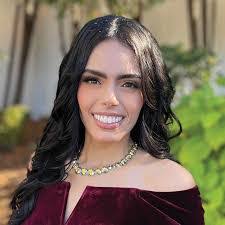 Amanda Manno's Instagram, Twitter & Facebook